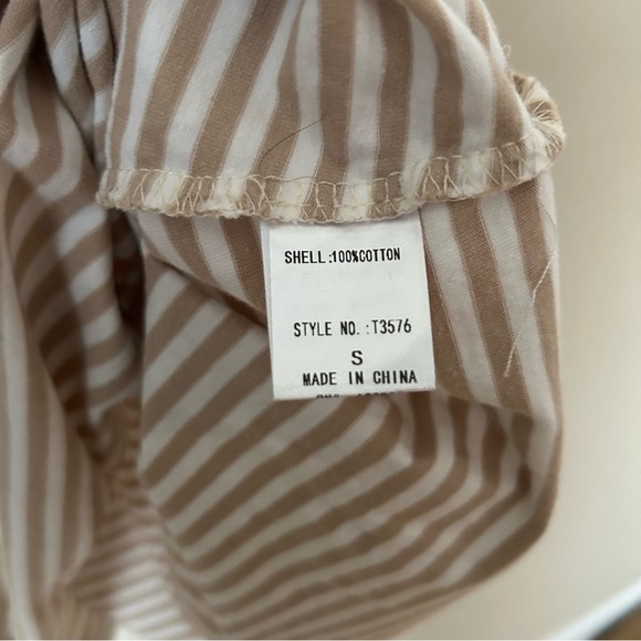 Miou Muse Stripe V-Neck Oversized T-Shirt Top Tan White Women’s Size Small - Picture 5 of 7